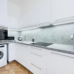 Апартаменты Roof, Прага